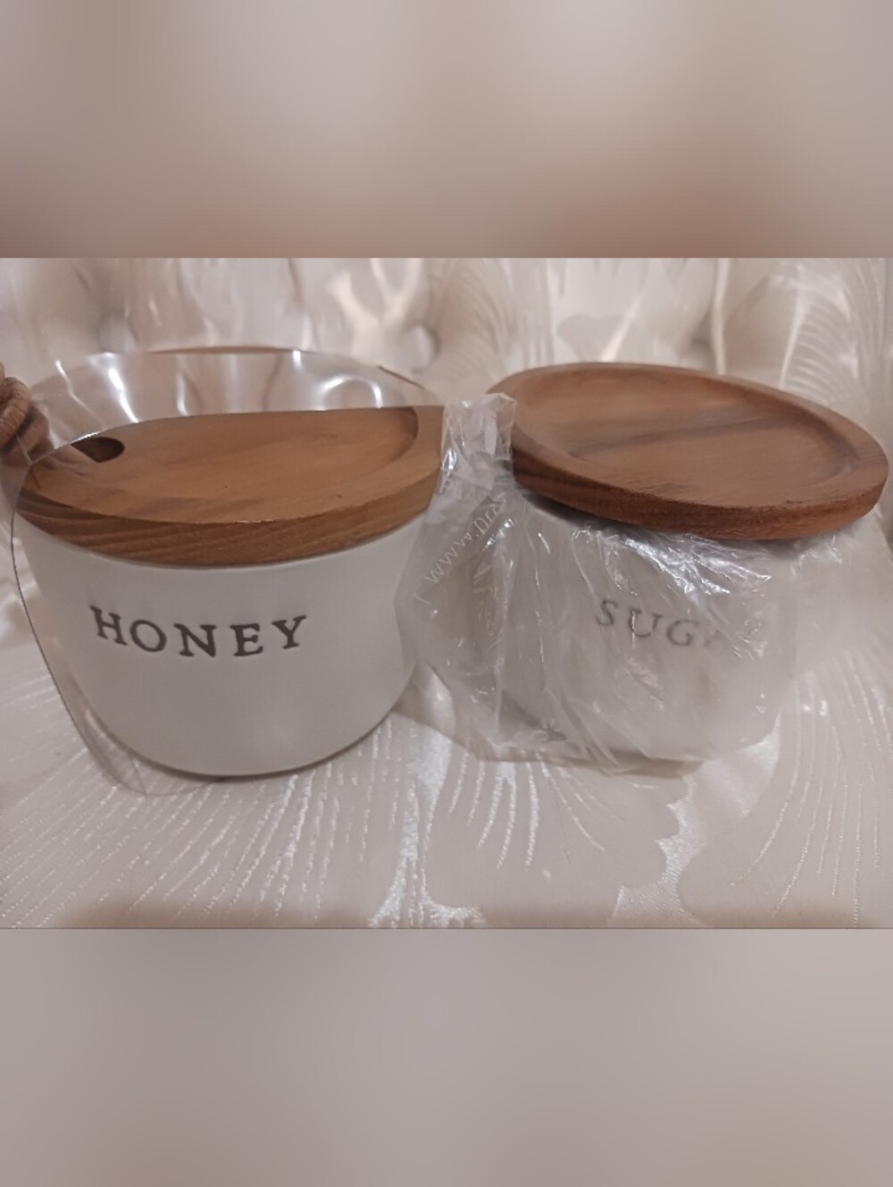 Heath And Hand Ceramic Sugar & Honey Canisters with Wooden Lids - Picture 4 of 7
